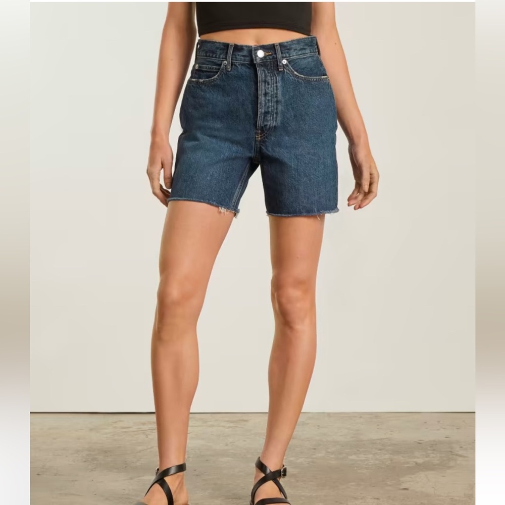 NWT everlane way high short